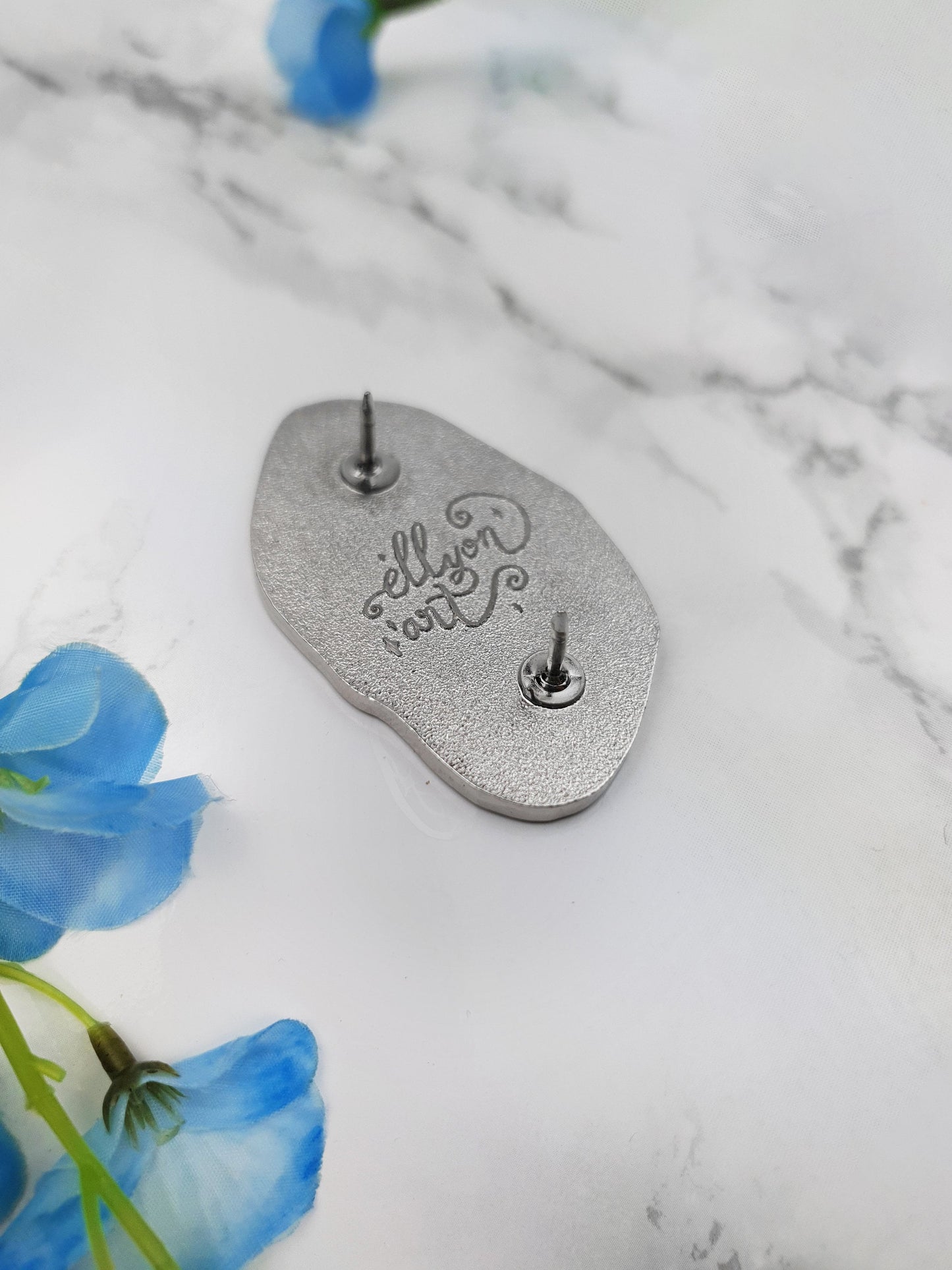 Stone of Hearth | Glitter | Pink Stone | Homebound | Inkeeper | Game inspired | ellyonart | Enamel Pin | Lapel Pin | Pin Badge | Fantasy