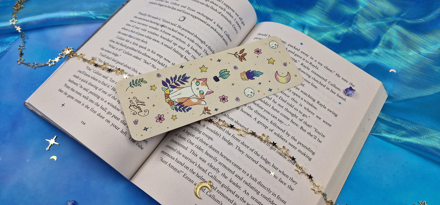 Dreamy Garden Cat Bookmark | Cute Cottagecore Aesthetic | Moon & Stars | Cozy Reading Gift | Beige Floral Design | Book Lover Accessory