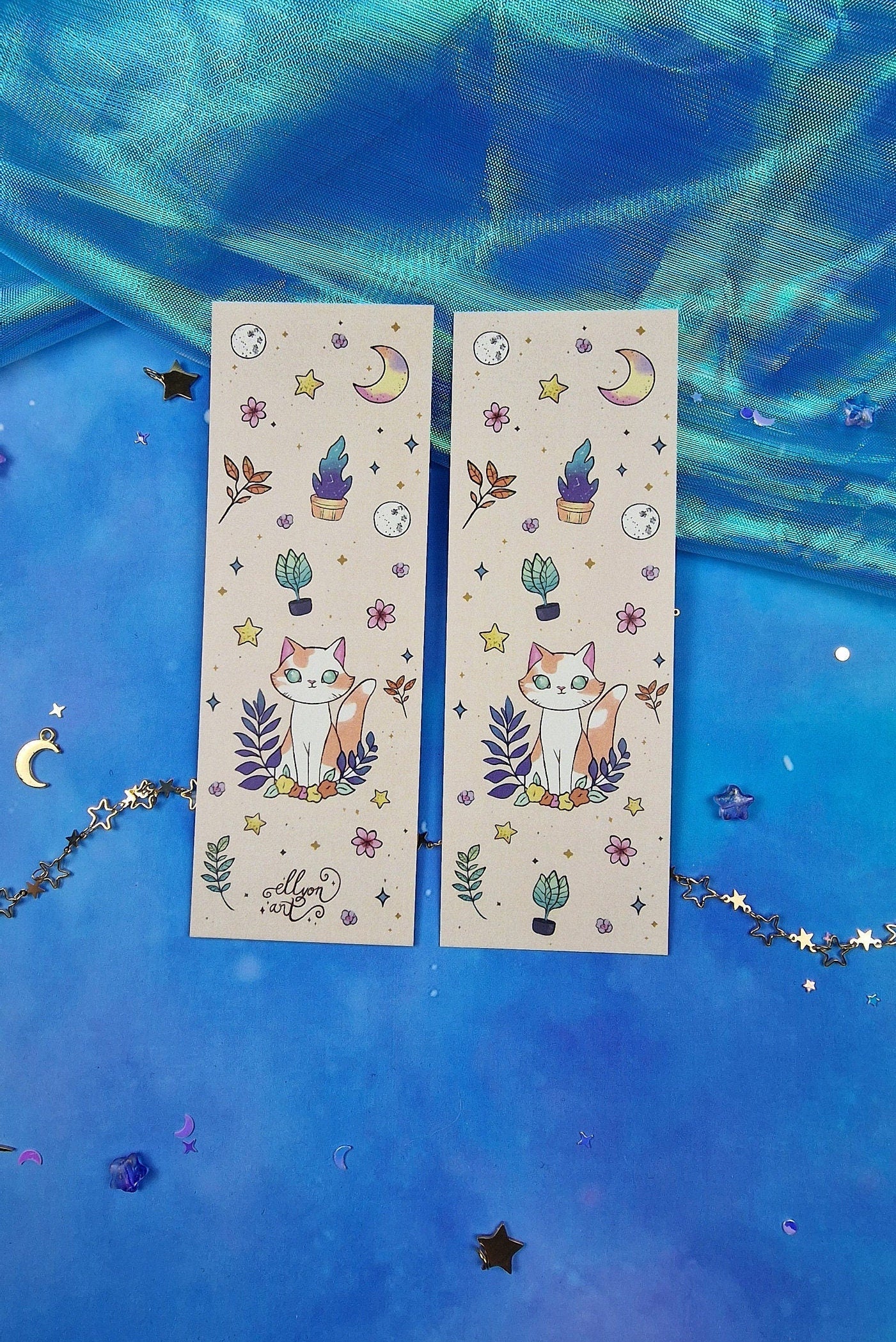 Dreamy Garden Cat Bookmark | Cute Cottagecore Aesthetic | Moon & Stars | Cozy Reading Gift | Beige Floral Design | Book Lover Accessory
